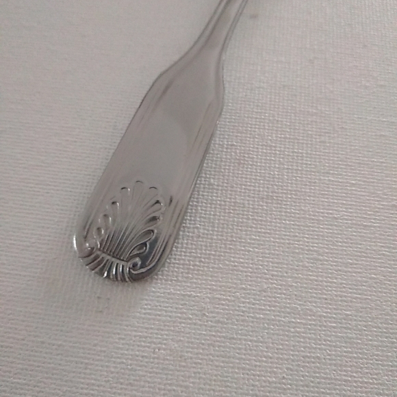 5 Teaspoons Shell Pattern Glossy Flatware - Picture 7 of 8